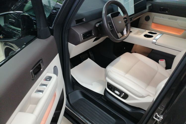 Used Li Auto MEGA 2024 Ultra Model
