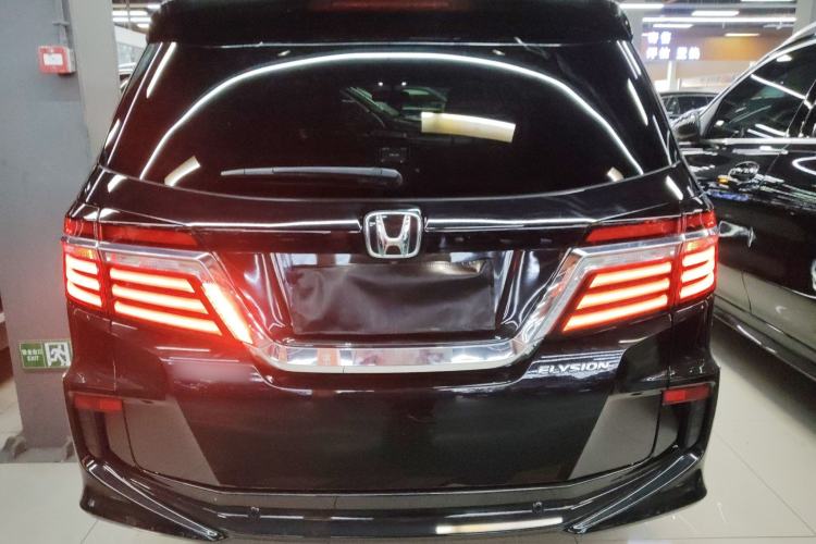 Used Honda Elysion 2016 2.4L Luxury Edition
