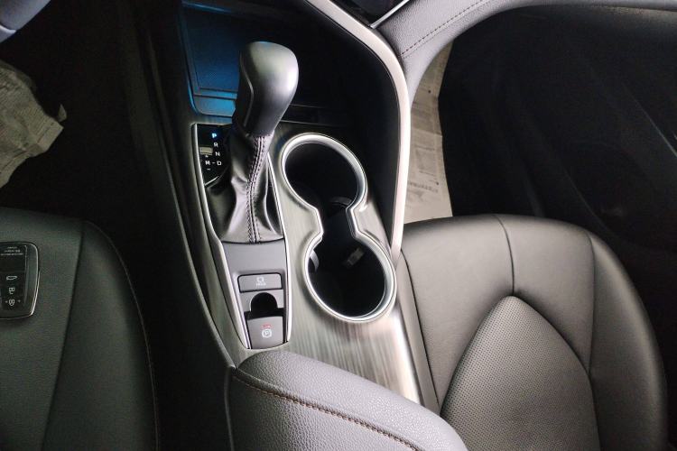 Used Toyota Camry 2021 2.0G Luxury Edition
