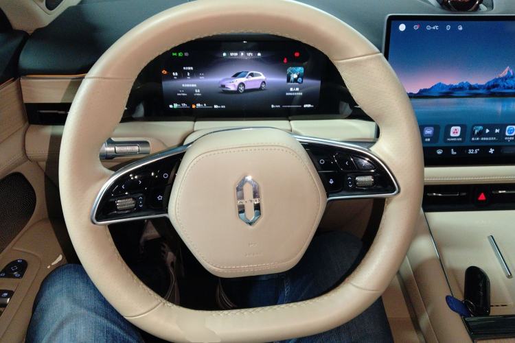 Used Hima AITO M5 2025 Extended-Range Ultra All-Wheel-Drive Version