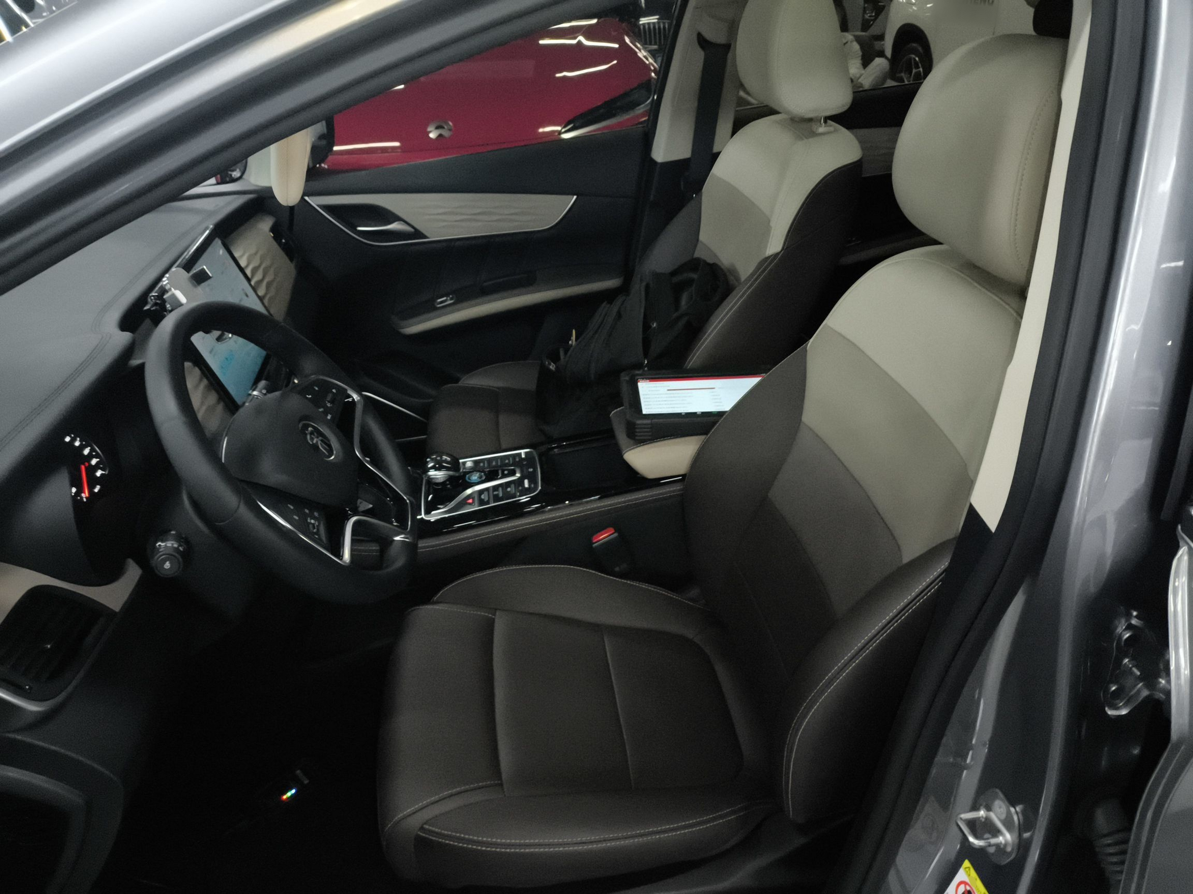 Переднее сиденье в автомобиле