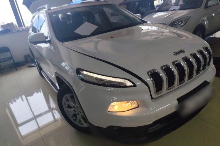 Used  Cherokee 2016 2.0L Superior Edition
