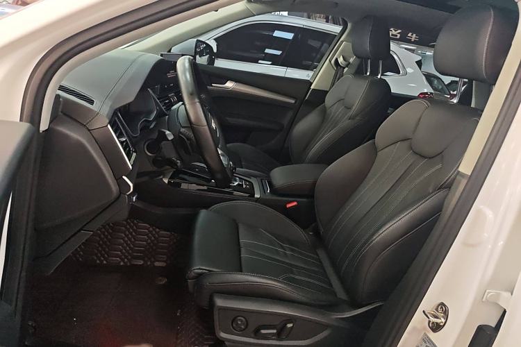 Used Audi Q5L 2022 40T Fashionable and Dynamic Model
