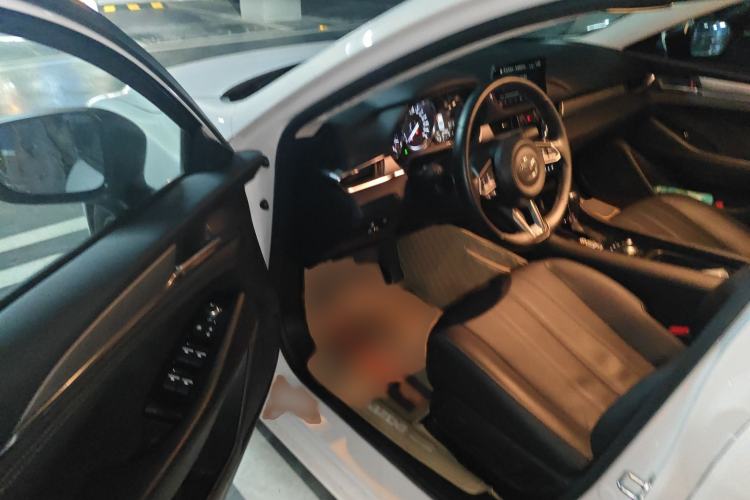 Used Mazda Atenza 2021 2.0L Blue Sky Luxury Edition
