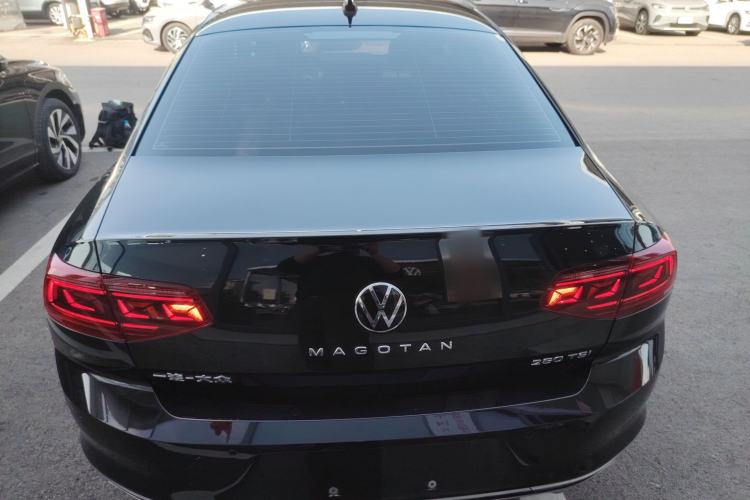 Used Volkswagen Magotan 2023 2 Million Units Limited Edition 280TSI DSG Leading Version