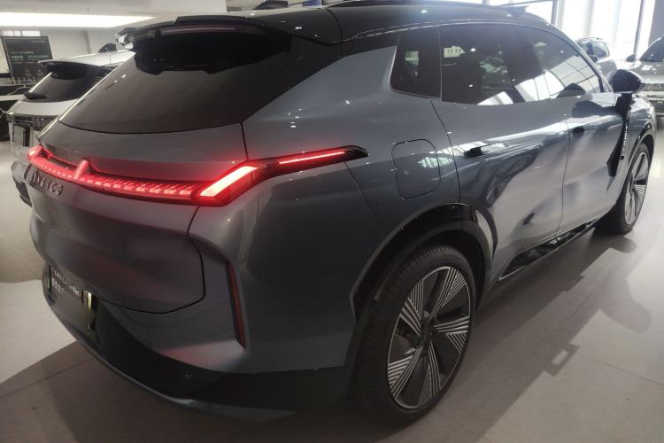 Used Lynk & Co 08 EM-P 2025 220 km All-Wheel-Drive Performance Halo