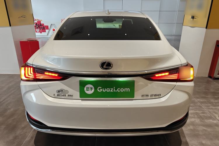 Used Lexus ES 2020 260 Excellence Edition
