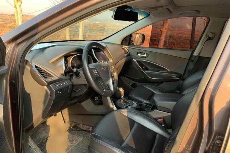 Used Hyundai Santa Fe 2013 2.4L Automatic Two-Wheel Drive Smart Version
