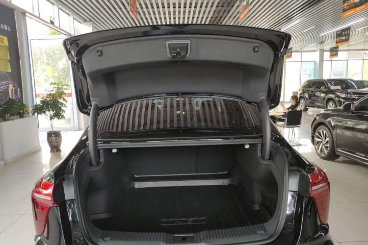 Used Hongqi H5 2024 1.5T DCT Smart Connect Flagship Edition
