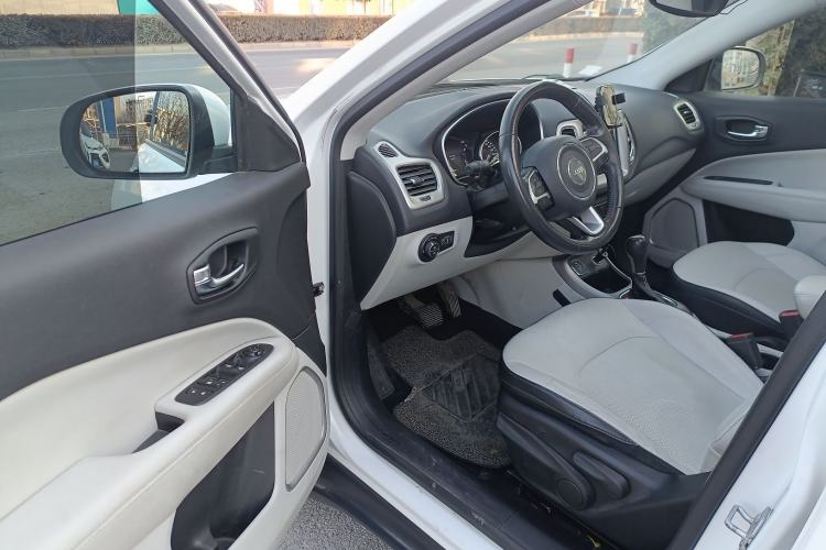 Used  Compass 2017 200T Automatic Family Edition