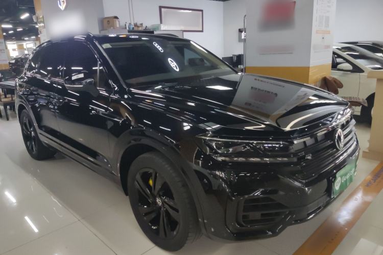 Used Volkswagen Touareg 2022 3.0 TSI Luxury Edition Black Diamond Sport Package
