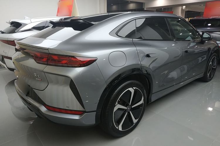 Used BYD Song L EV 2025 Intelligent Driving Version 662 km LiDAR Excellence Edition
