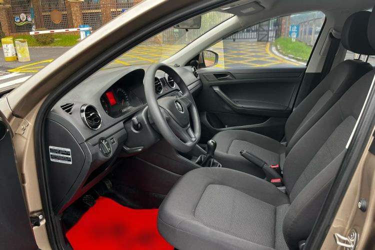 Used Volkswagen Jetta 2017 1.5L Manual Fashion Edition
