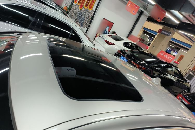 Used BMW 5 Series 2014 520Li Elegant Model
