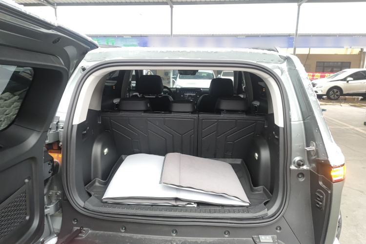 Used  Titanium 3 2025 501 km All-Wheel Drive Intelligent Driving Max Edition