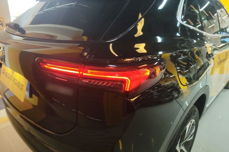 Used Buick Envision 2022 Facelift Encore S 552T Two-Wheel-Drive Luxury Model