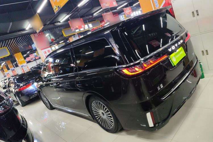 Used VOYAH Dream 2025 PHEV Four-Wheel-Drive Flagship Kunpeng Edition
