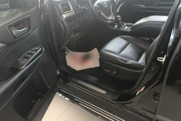 Used Toyota Highlander 2018 2.0T Four-Wheel Drive Luxury Edition 7 Seats China V Emission Standard
