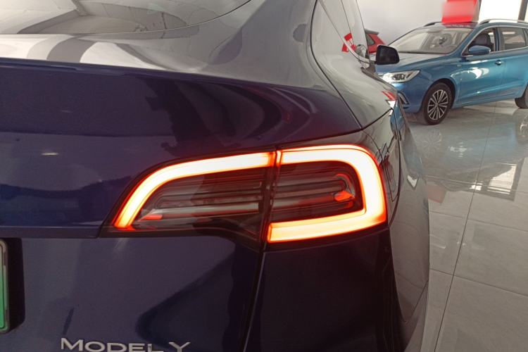 Used Tesla Model Y 2022 Long-Range All-Wheel-Drive Version
