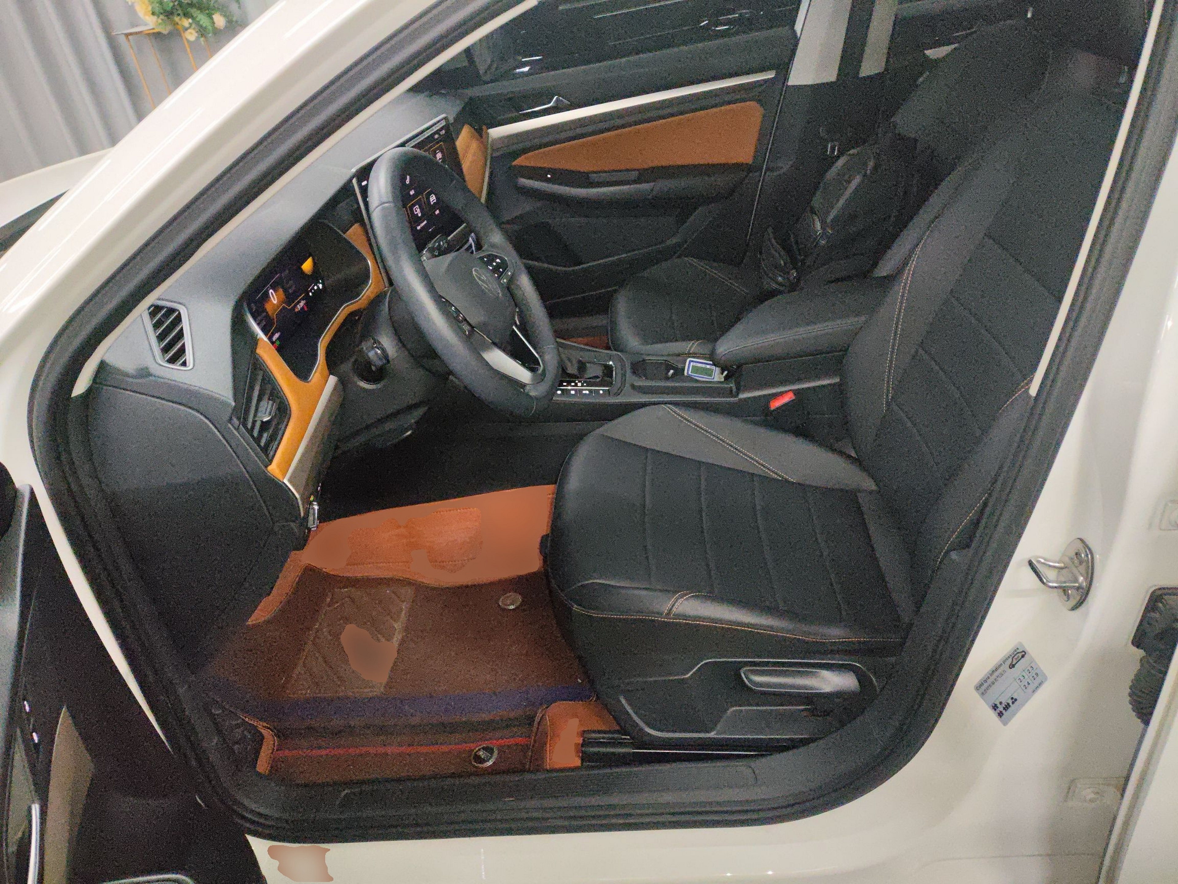 Переднее сиденье в автомобиле