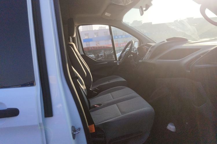 Used Ford Transit 2019 2.0T Diesel Multi-Purpose Commercial Vehicle Short Wheelbase Mid-Roof Design 6-Seater China VI Standard