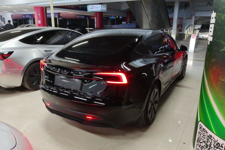 Used Tesla Model 3 2023 Rear-Wheel-Drive Version
