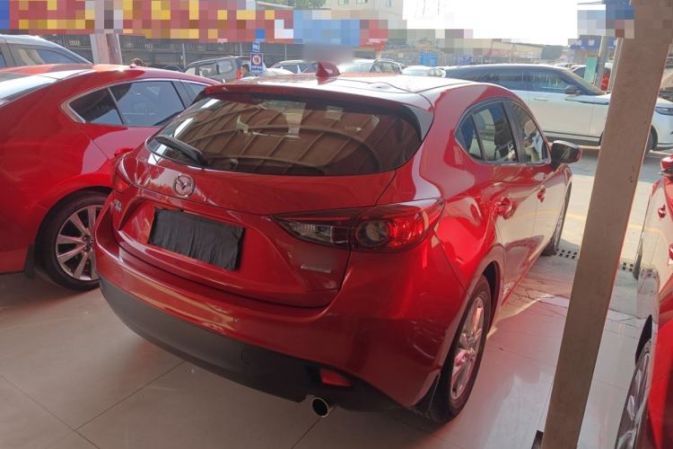 Used Mazda Mazda 3 Axela 2014 Hatchback 1.5L Automatic Luxury Model
