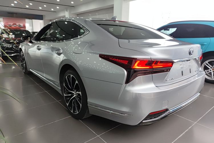 Used Lexus LS 2021 500h Executive Edition
