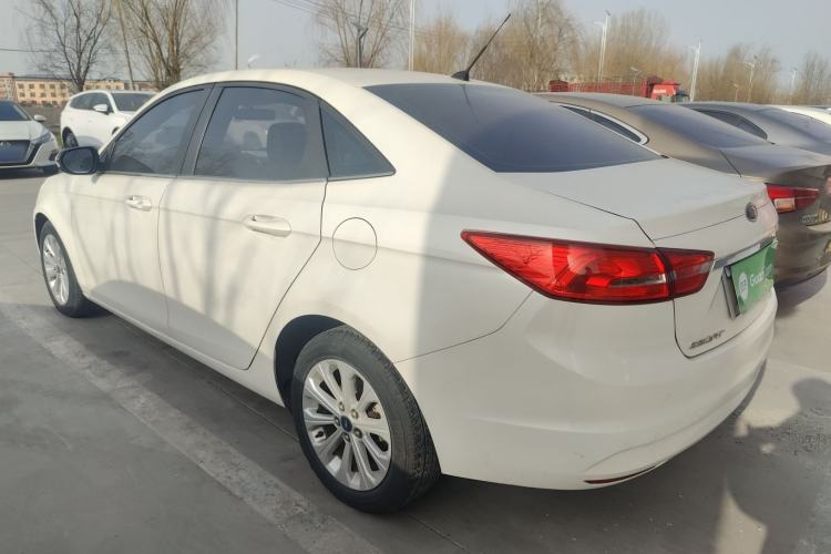 Used Ford Escort 2015 1.5L Automatic Fashion Model