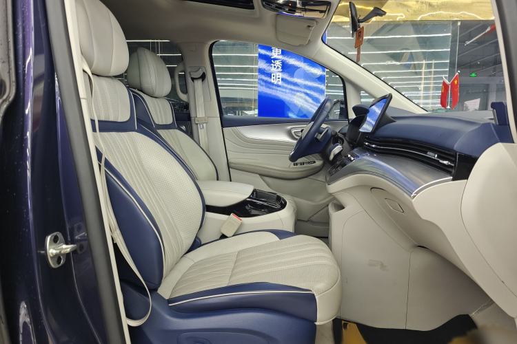 Used Roewe iMAX8 2022 400TGI Celebration Edition
