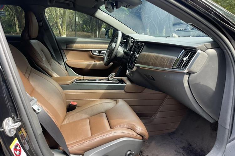 Used Volvo S90 2023 B5 Luxury Smart Edition
