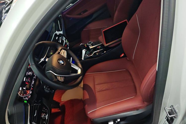 Used BMW 5 Series 2022 Second Facelift 525Li Luxury Package
