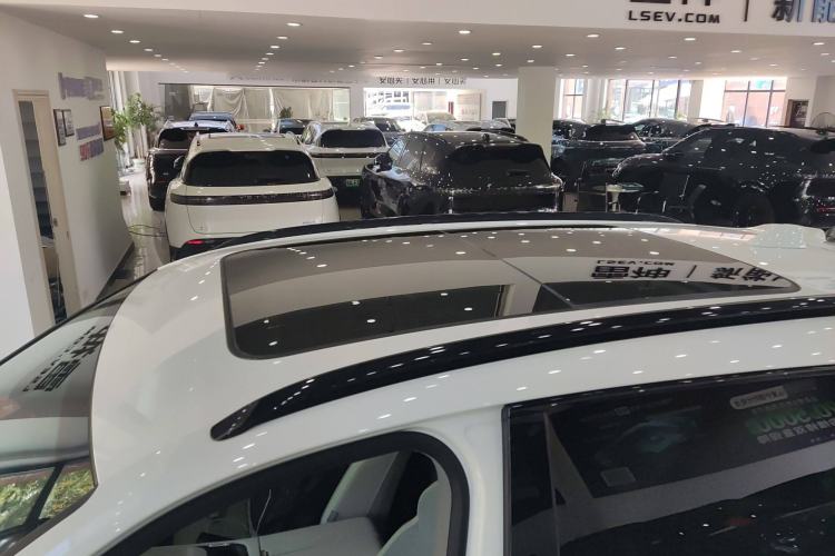 Used VOYAH FREE 2025 318 318 km Rear-Drive Touring Edition
