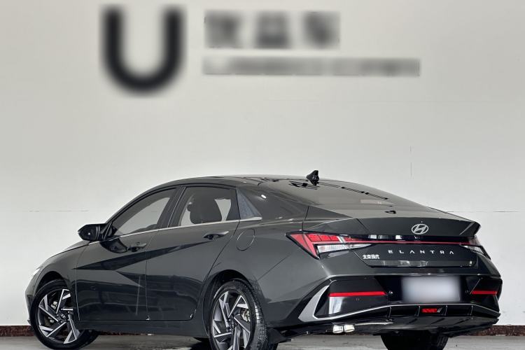 Used Hyundai Elantra 2023 1.5L CVT LUX Prestige Edition
