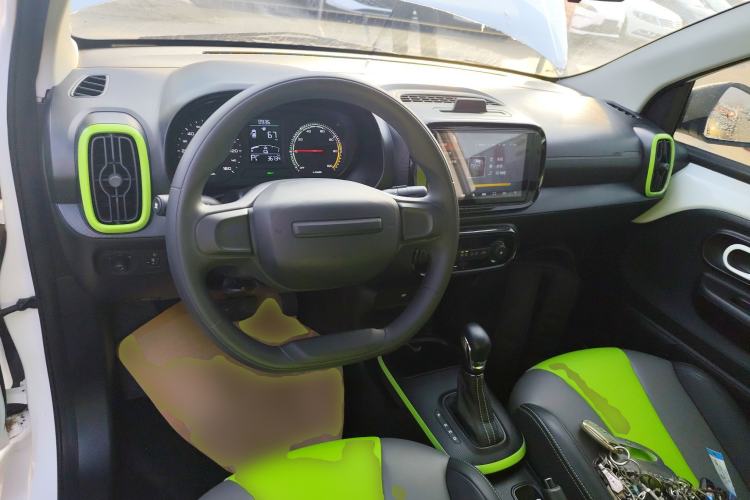 Used Roewe Clever 2021 302 km New Four-Seater Super-Efficient Version