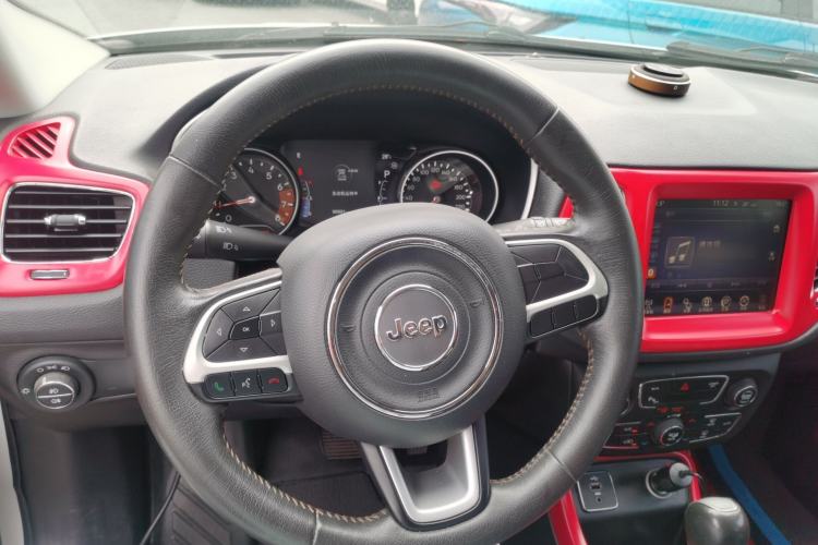 Used  Compass 2017 200T Automatic Family Edition
