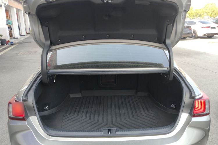 Used Lexus ES 2018 300h Premier Edition China V Standard