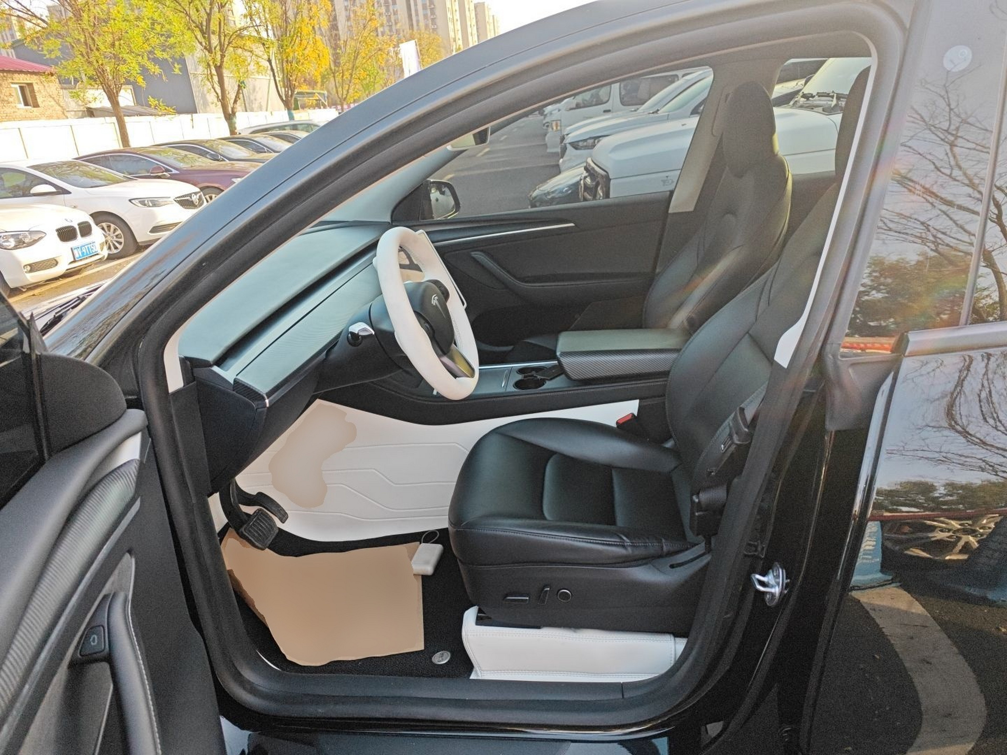 Переднее сиденье в автомобиле