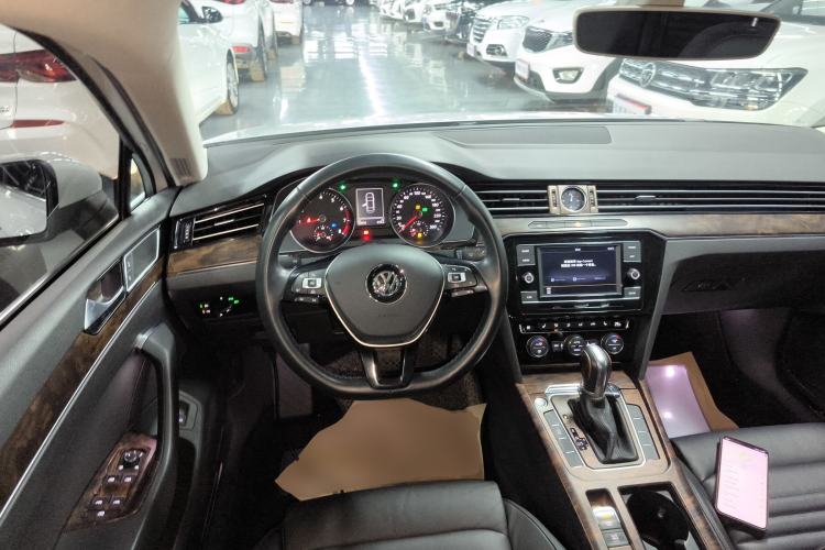 Used Volkswagen Magotan 2018 Facelift 330TSI DSG Luxury Model