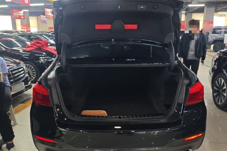 Used BMW 5 Series 2019 Facelifted 530Li Leading Edition M Sport Package