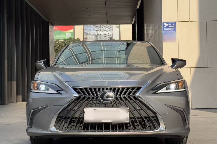 Used Lexus ES 2022 300h Excellence Edition
