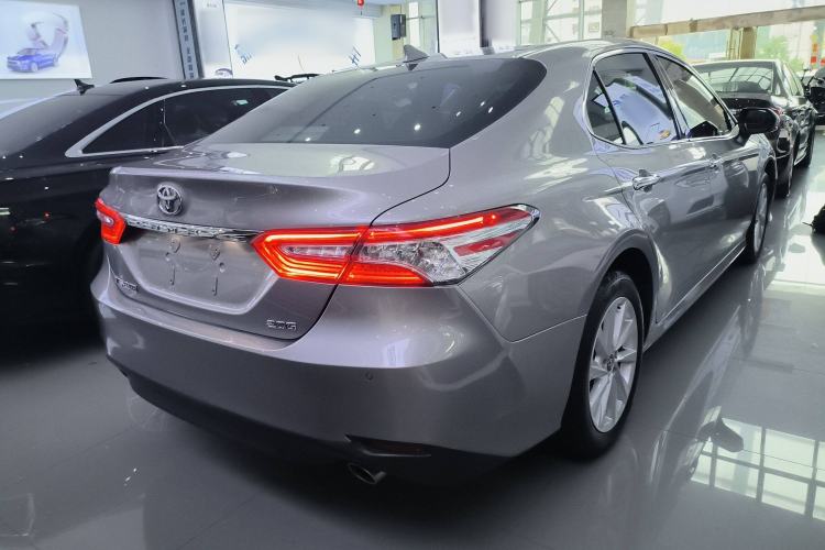 Used Toyota Camry 2021 2.0G Luxury Edition
