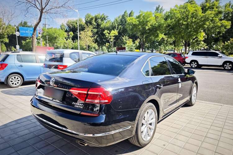 Used Volkswagen Passat 2017 330TSI DSG Luxury Edition
