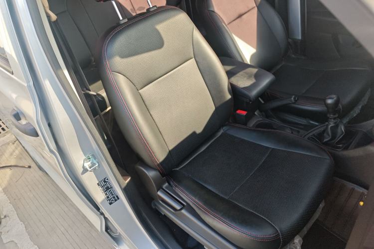 Used Wuling Hongguang V 2022 1.5L Jingqu Version Hydraulic Power Steering LAR