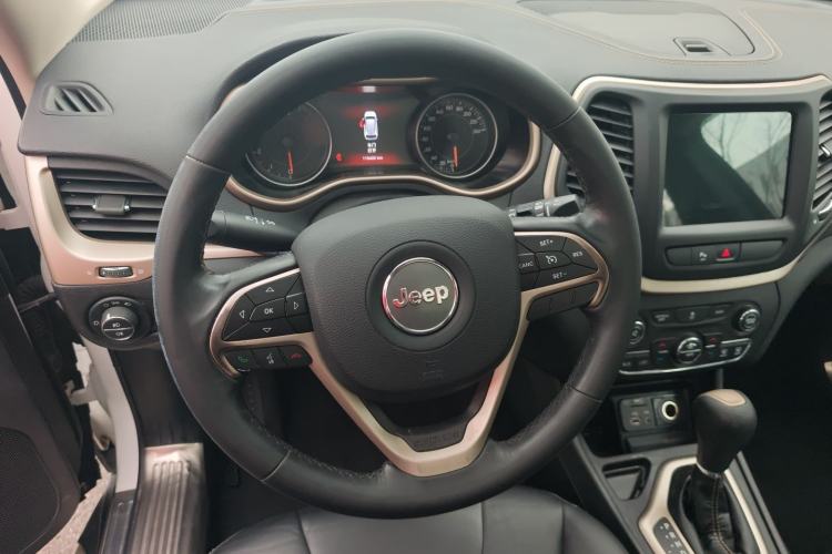 Used  Cherokee 2016 2.0L Superior Edition
