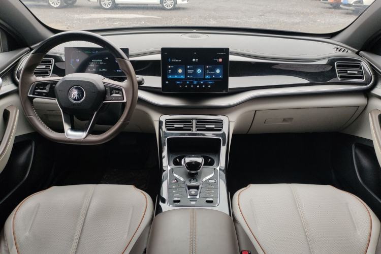 Used BYD Qin PLUS 2023 Champion Edition DM-i 120KM Leading Model
