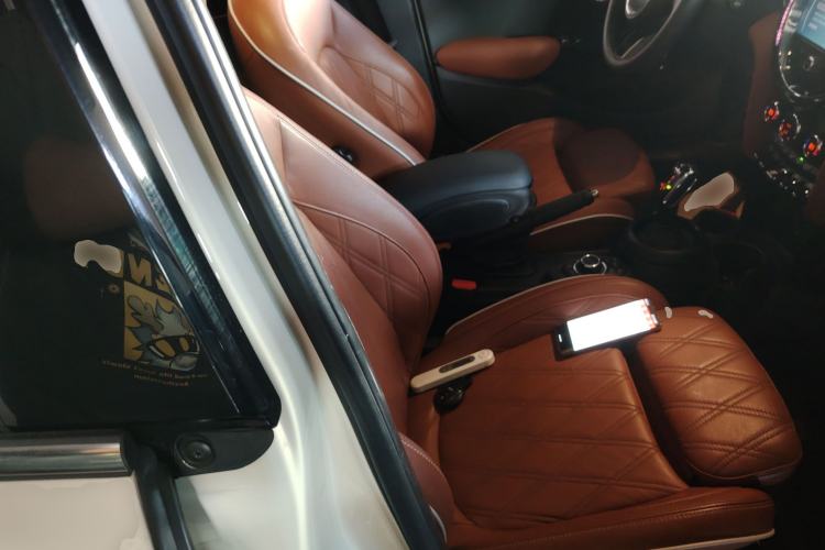 Used  MINI 2022 Updated 1.5T COOPER Artist Five-Door Edition
