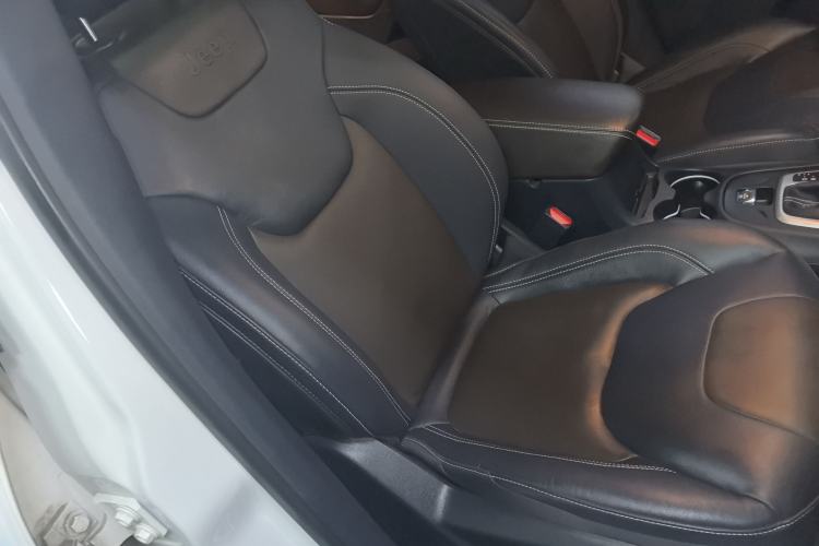 Used  Cherokee 2017 2.4L Leading Smart Edition
