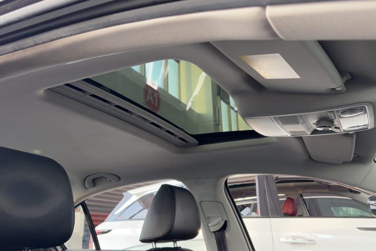 Used Volkswagen Sagitar 2017 180TSI Automatic Luxury Edition
