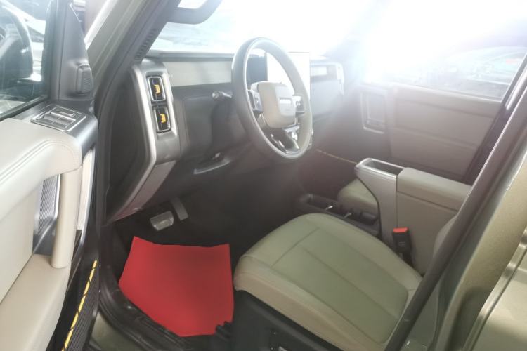 Used  V23 2025 501 Four-Wheel Drive Intelligent Driving Version
